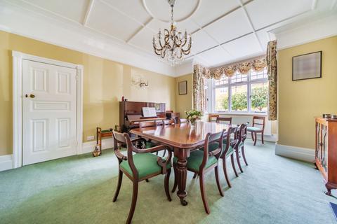32 Gloucester Road, Teddington, TW11 0NU