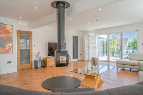 Newlands Leighton Drive, Slack Head, Milnthorpe, LA7 7BE