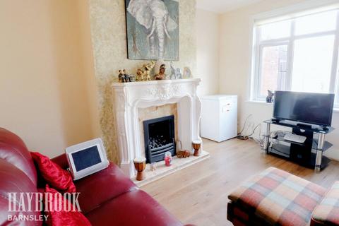 3 bedroom semi-detached house for sale, Queens Road, Oakwell