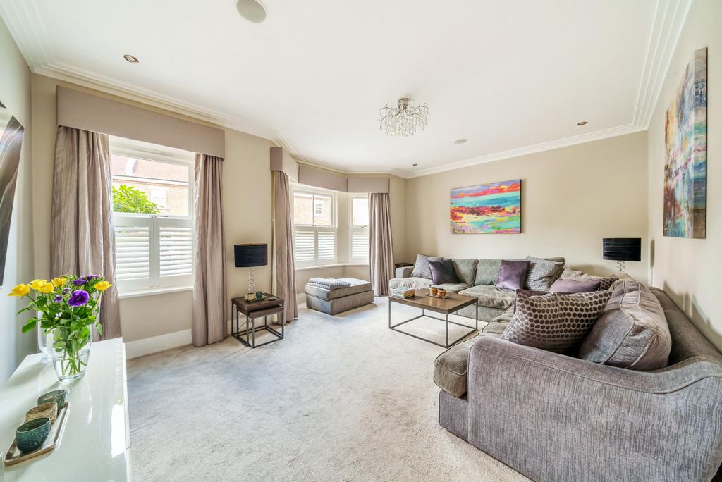 Denby Road, Cobham, KT11 4 bed semidetached house for sale £885,000