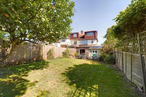 4 bedroom semi-detached house for sale - Onslow Gardens, London, N21