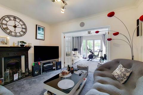 14 Denbigh Close, Ruislip, HA4 6JU