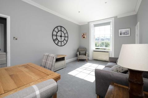 2 bedroom apartment to rent, Laura Place, Bath