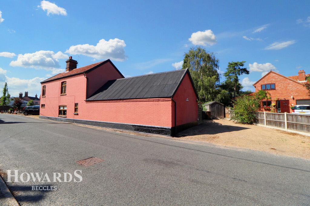 The Street, Earsham 4 bed cottage for sale £375,000