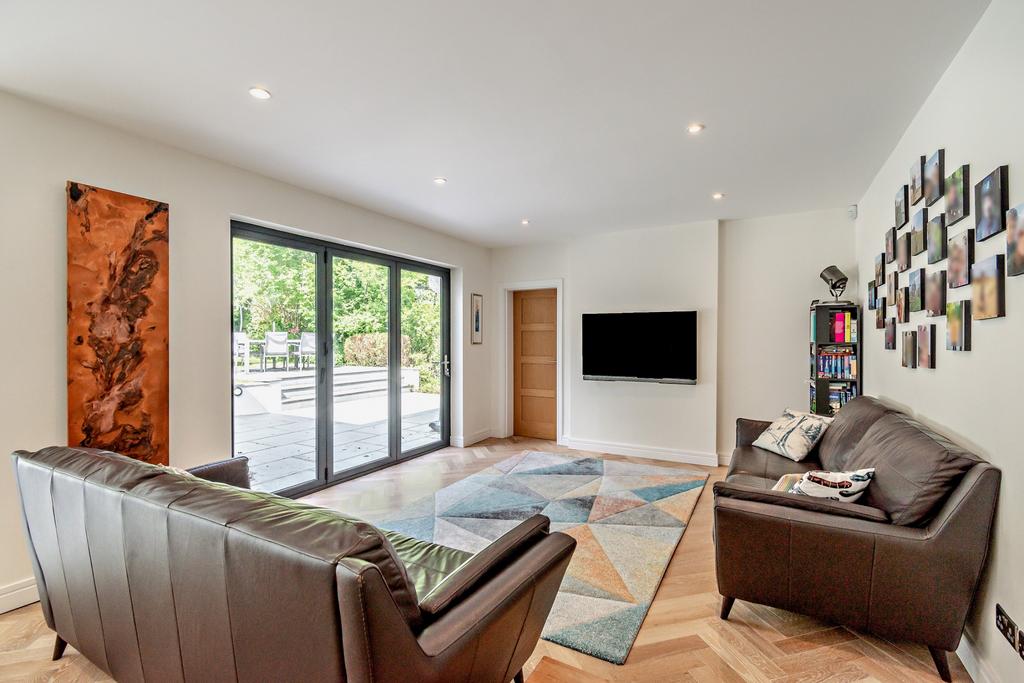 Highfield Way, Rickmansworth, Hertfordshire, WD3 5 bed detached house