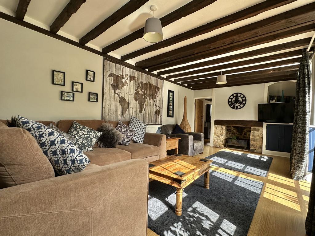 Main House Lounge Two.jpeg