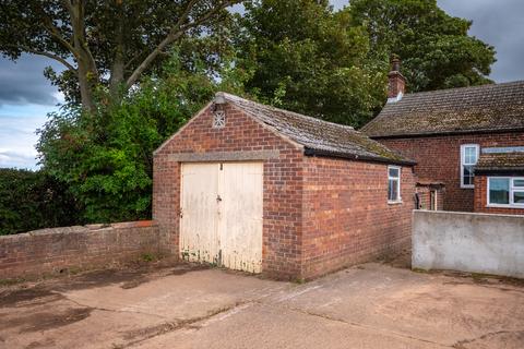 4 bedroom farm house for sale, Lock Road, North Cotes DN36