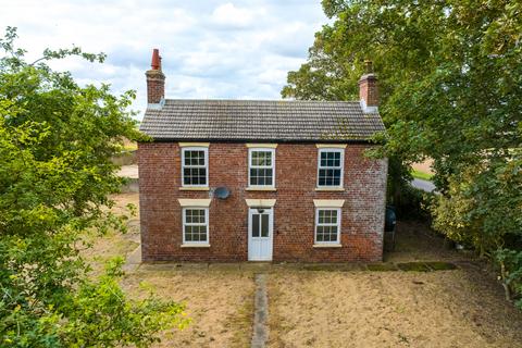 4 bedroom farm house for sale, Lock Road, North Cotes DN36