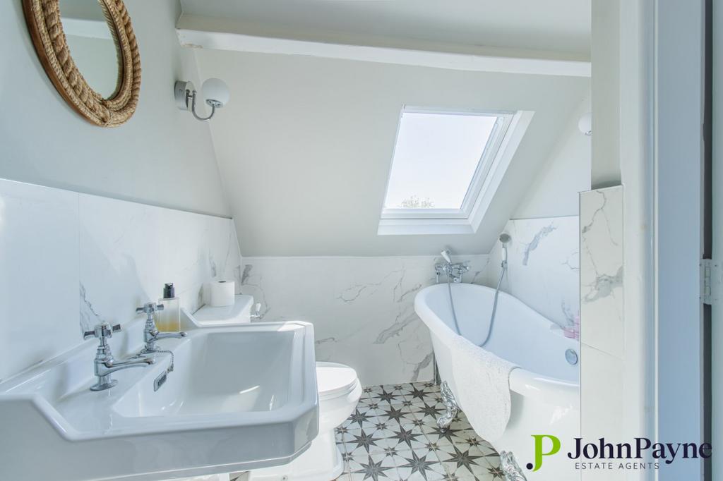 Bathroom 2nd Floor