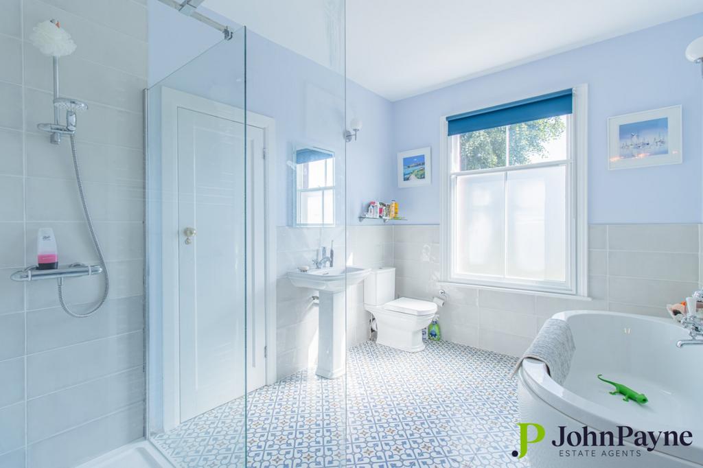 Bathroom 1st Floor