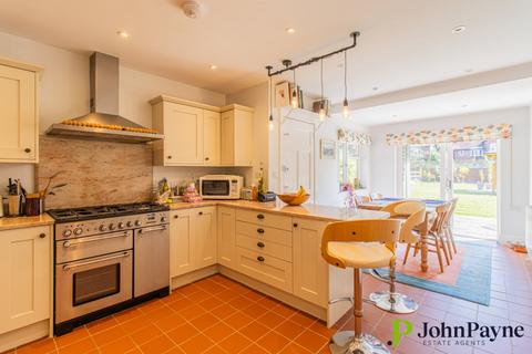 4 bedroom semi-detached house for sale, Styvechale Avenue, Earlsdon, Coventry, CV5
