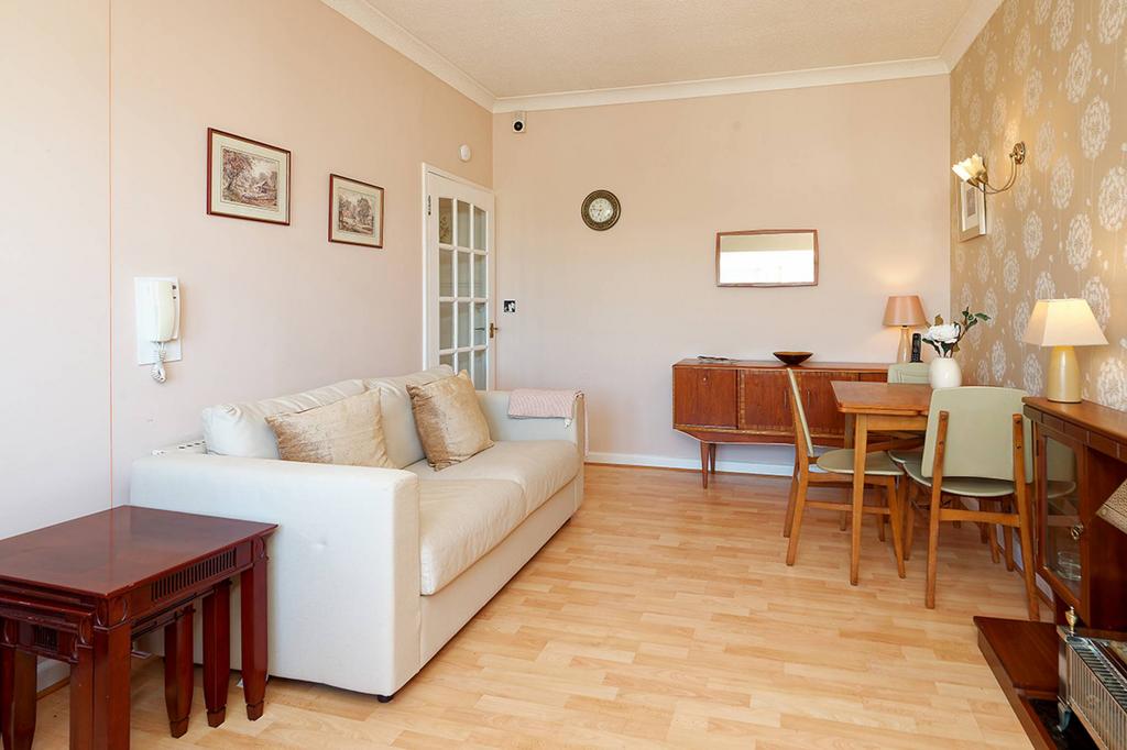 91 Homemount House, Largs, KA30 9LS 1 bed flat £64,999