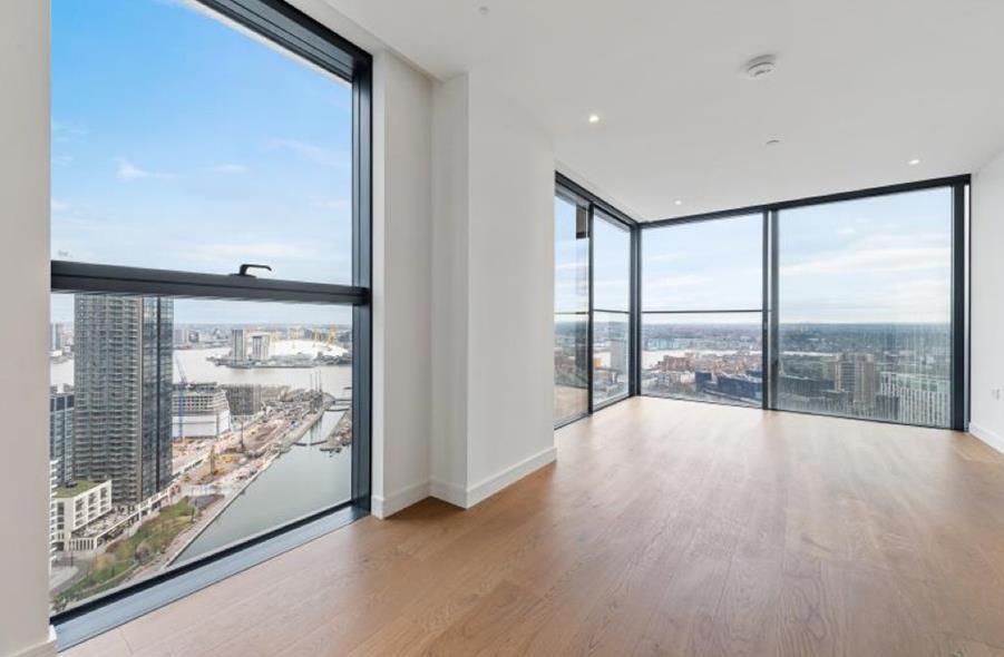 Hampton Tower, South Quay Plaza, Canary Wharf, E14 2 bed apartment for sale £1,100,000