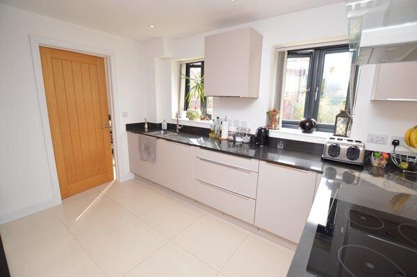 Open plan kitchen/diner