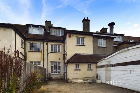 4 bedroom flat to rent - Waterloo Road, Epsom, Surrey. KT19