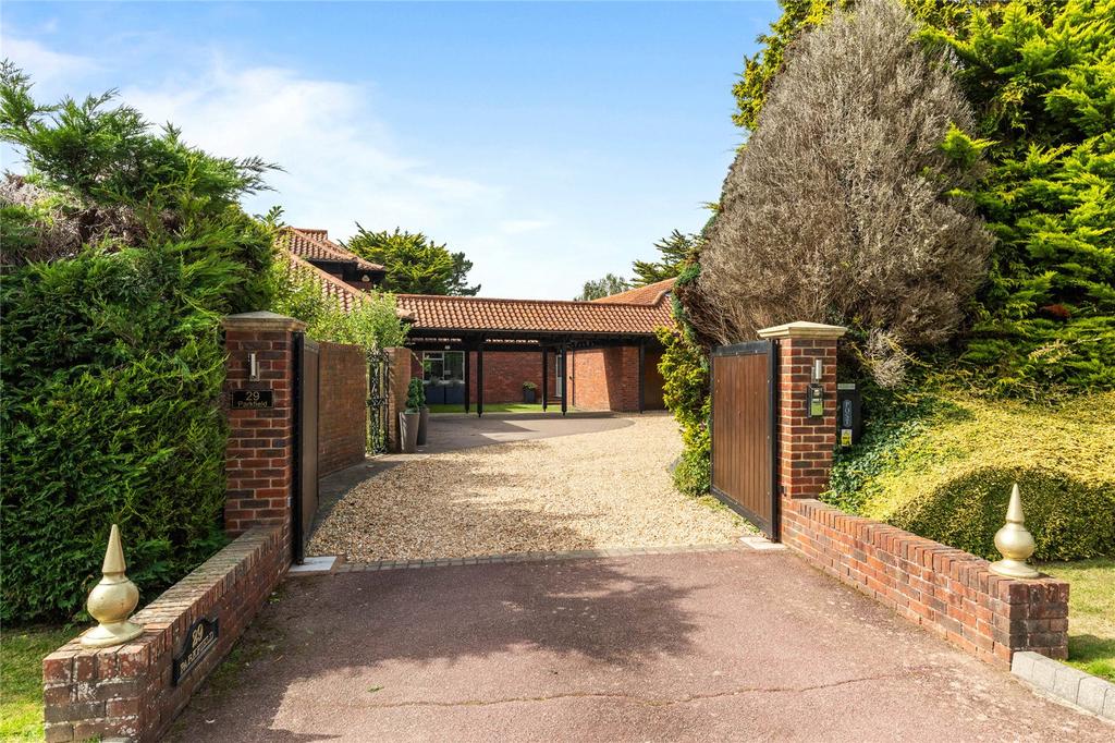 Angmering Lane, East Preston, Littlehampton, West Sussex, BN16 5 bed
