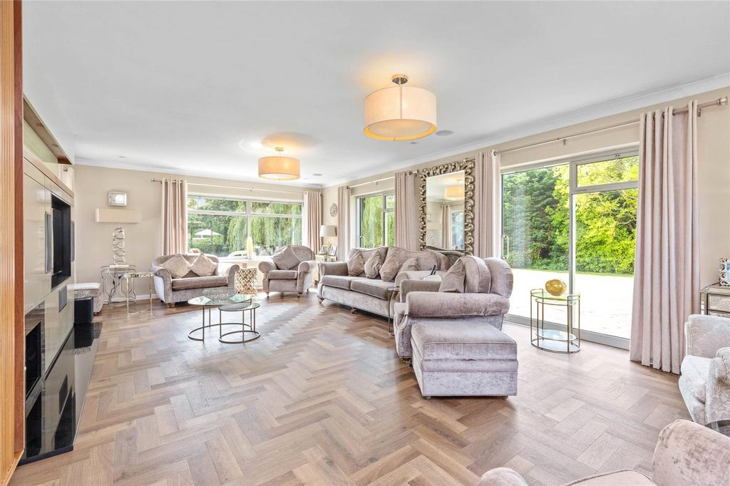 Angmering Lane, East Preston, Littlehampton, West Sussex, BN16 5 bed