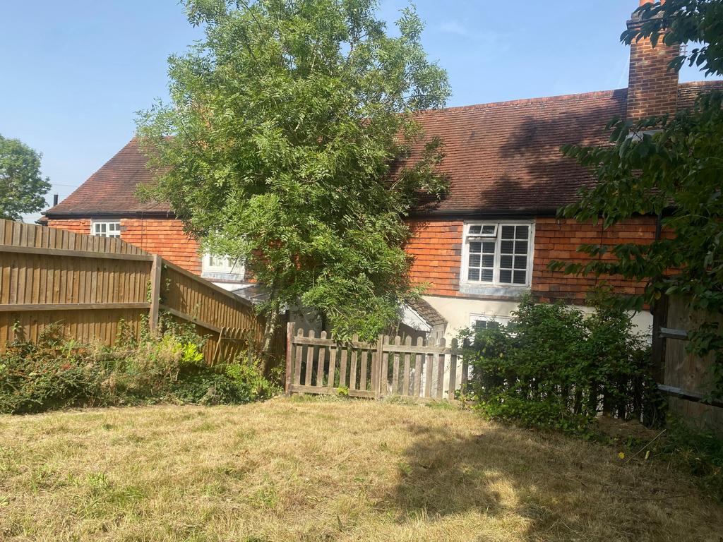 Church Lane, Farnham, GU10 2 bed house £325,000
