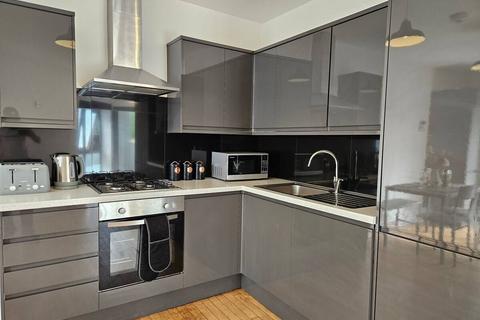 1 bedroom flat to rent, Elizabeth Road, London