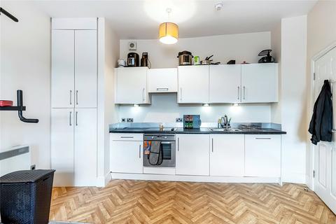 1 bedroom flat for sale, Crescent Court, Ilkley, West Yorkshire, LS29
