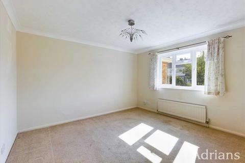 10 Walters Close, Chelmsford, CM2 8NU