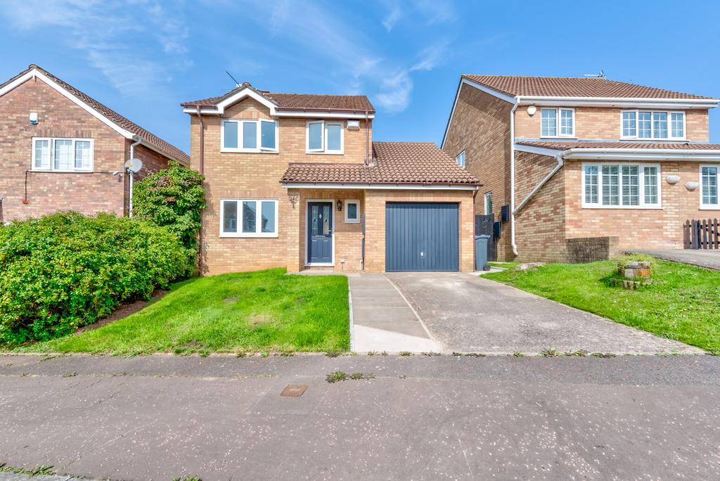 Sanderling Drive, St. Mellons, Cardiff. CF3 3 bed detached house for sale £330,000