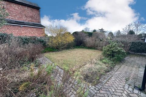 3 bedroom semi-detached house to rent, Sundial Road, Offerton, Stockport, SK2