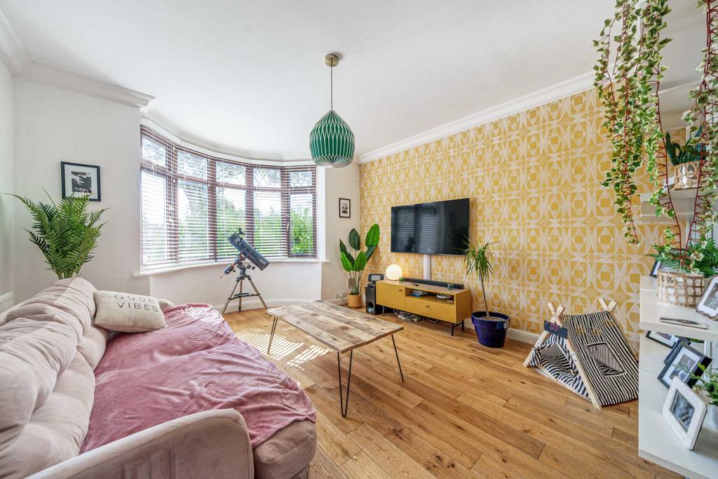 Mile Road, Bedford 3 bed semidetached house for sale £350,000
