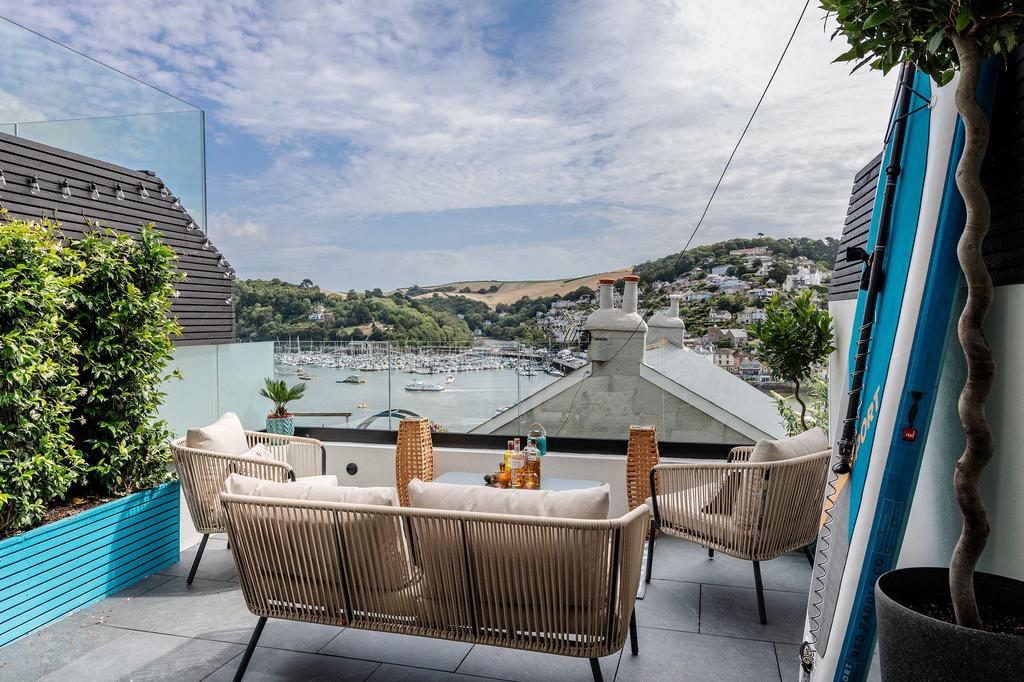 Terrace- Trafalgar Cottage Above Town-Dartmouth