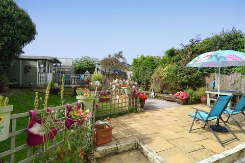 16 Clover Rise, Whitstable, CT5 3HA