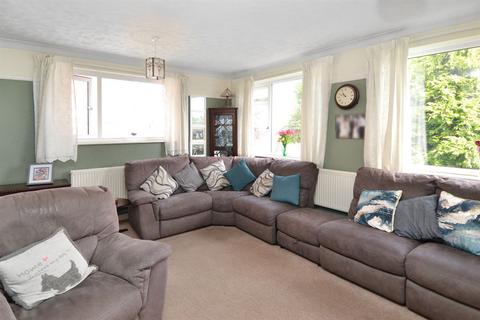 16 Clover Rise, Whitstable, CT5 3HA