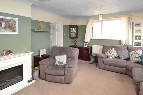 16 Clover Rise, Whitstable, CT5 3HA