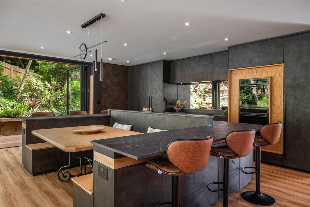 Kitchen/Dining
