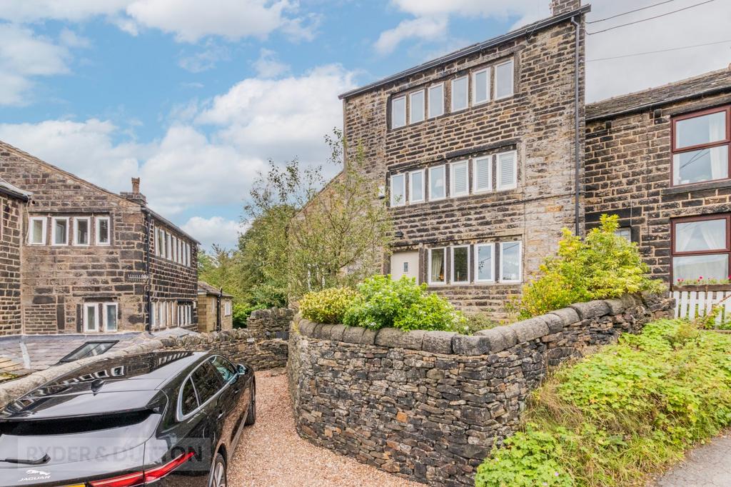 Shaws, Uppermill, Saddleworth, OL3 3 bed semidetached house for sale