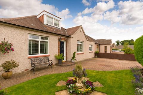 4 bedroom detached bungalow for sale - 20 Moredun Park Gardens, Gilmerton, EH17 7JL