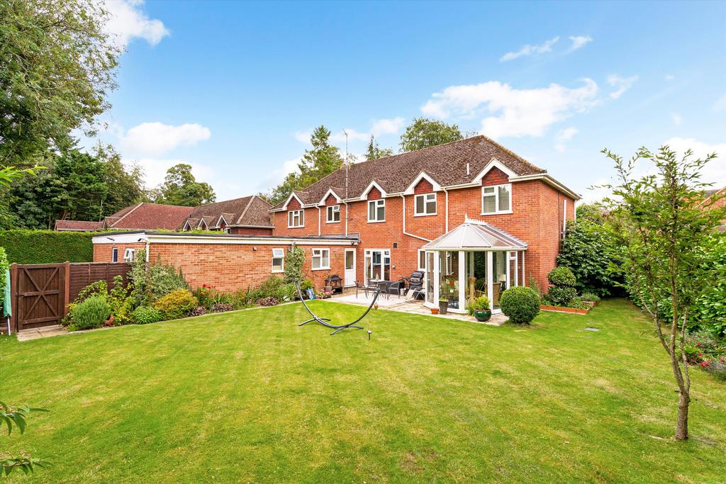 Skippetts Lane West, Basingstoke... 5 bed detached house for sale £1,000,000