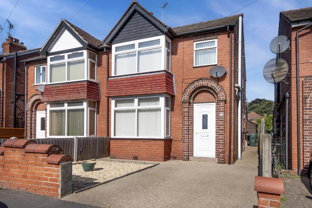 Jubilee Road, Retford 3 bed semidetached house for sale £155,000