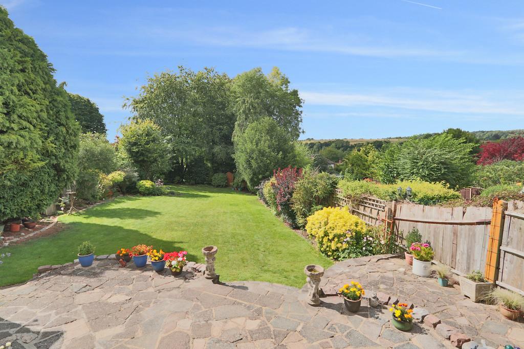 Marlpit Lane, Coulsdon 4 bed detached house for sale £725,000