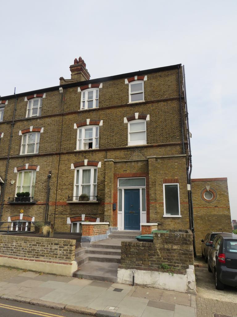 Southwood Lane, Highgate, N6 1 bed apartment £1,560 pcm (£360 pw)