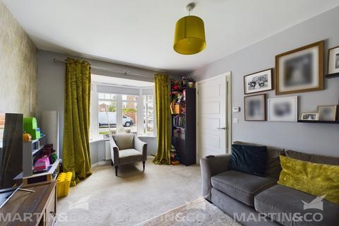 125 Heatherfields Crescent, New Rossington, Doncaster, DN11 0TY