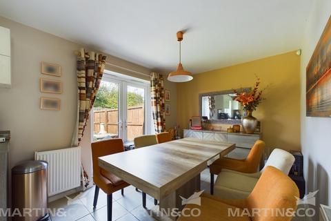 125 Heatherfields Crescent, New Rossington, Doncaster, DN11 0TY
