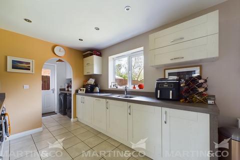125 Heatherfields Crescent, New Rossington, Doncaster, DN11 0TY