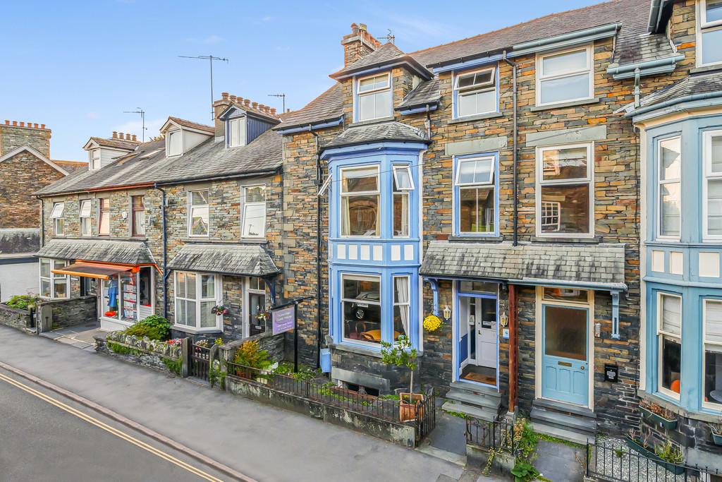 Thorneyfield Guest House, Compston Road, Ambleside, Cumbria, LA22 9DJ
