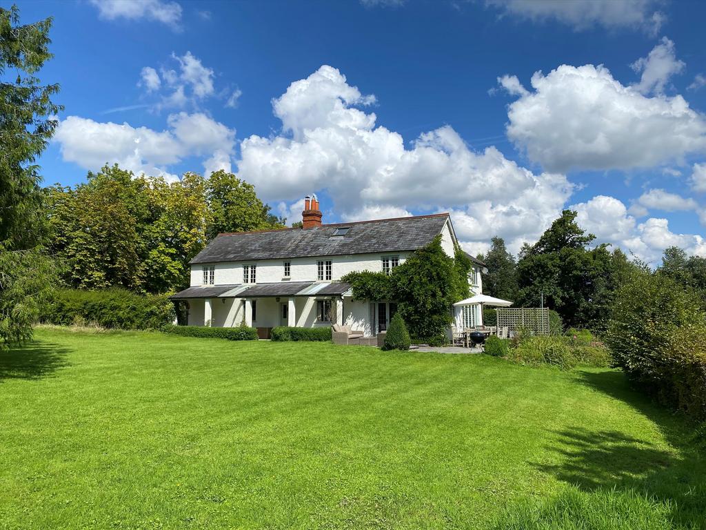 Green, Newbury, Hampshire, RG20 6 bed detached house for sale