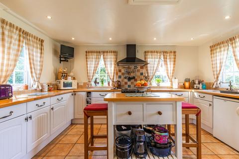 3 bedroom detached house for sale, Church Road, Griston, IP25