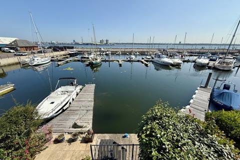 4 bedroom townhouse for sale, White Heather Court, Hythe Marina Village