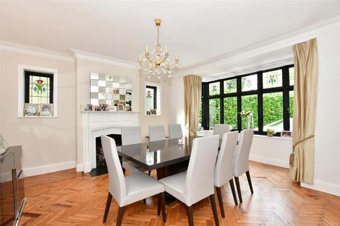 20 Chestnut Walk, Woodford Green, IG8 0TE