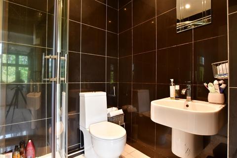 20 Chestnut Walk, Woodford Green, IG8 0TE