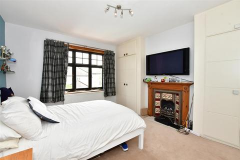 20 Chestnut Walk, Woodford Green, IG8 0TE
