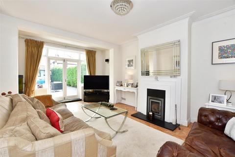 20 Chestnut Walk, Woodford Green, IG8 0TE